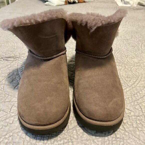 UGG Women’s Classic Mini Fluff High-Low Boots - Picture 2 of 5